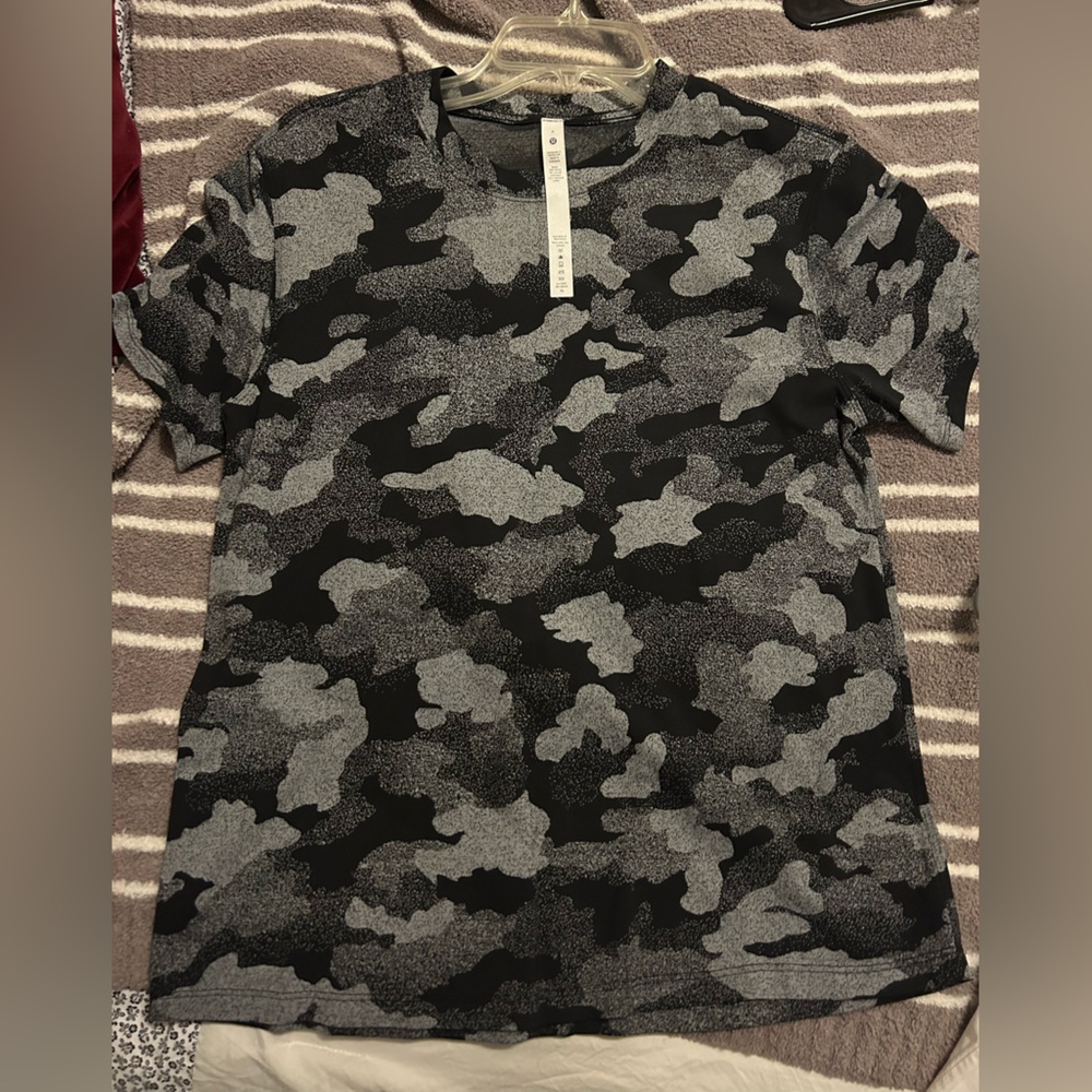 Lululemon Women’s top